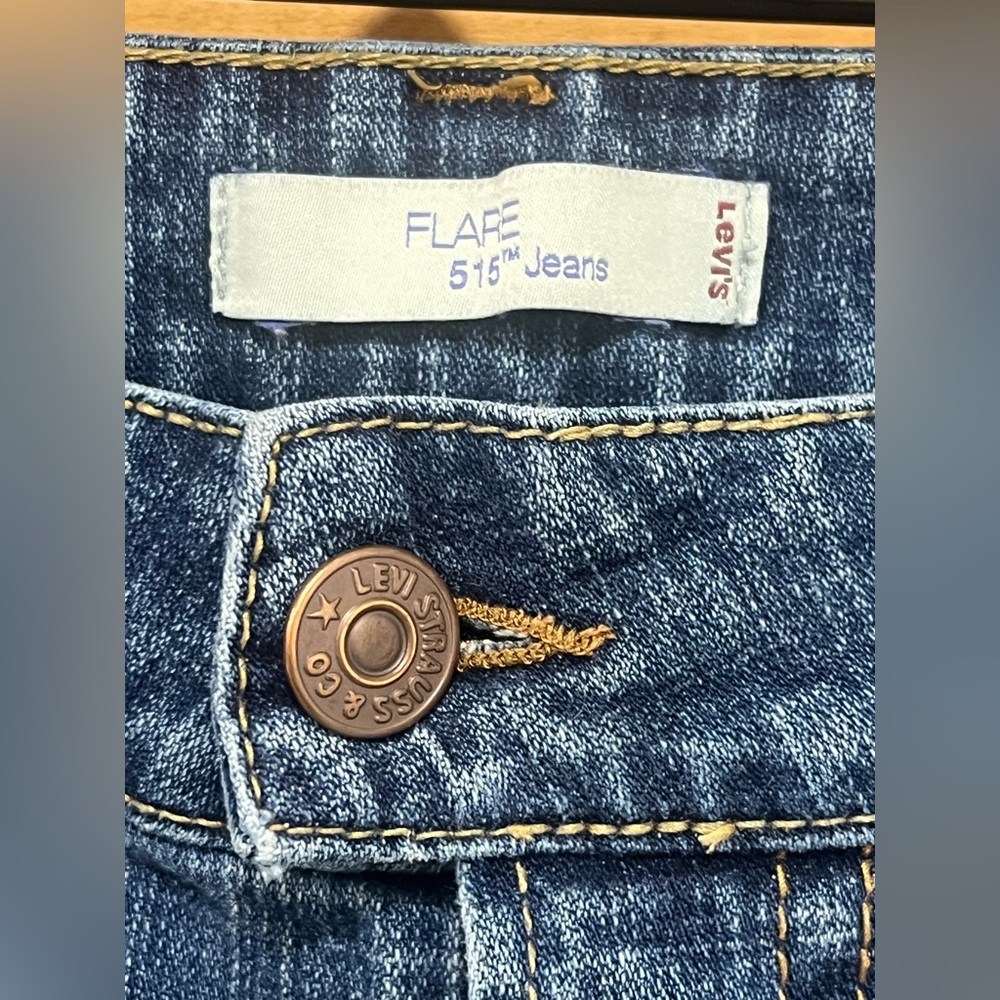 Levi's Classic Indigo Flare Jeans - Picture 5 of 6